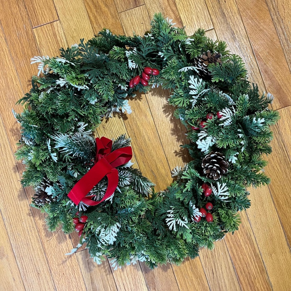 Vintage 80s Plastic Holiday / Christmas Wreath